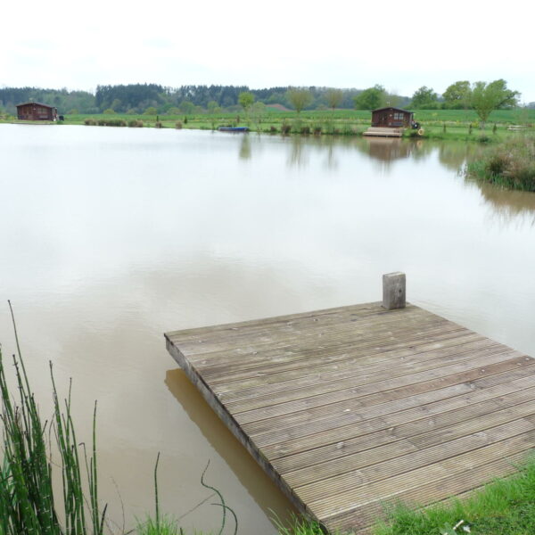 Crabtrees Lake at Countryside Cabins fishery in Herefordshire