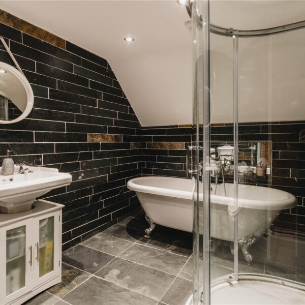 Butterswood Lodge, holiday lets, fishery and stables for sale in North Lincolnshire