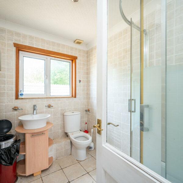 Inside Alisier Lodge with fishing on the River Usk