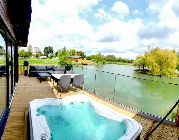 An Osprey lodge top veranda at Noah's Retreat in Lincolnshire