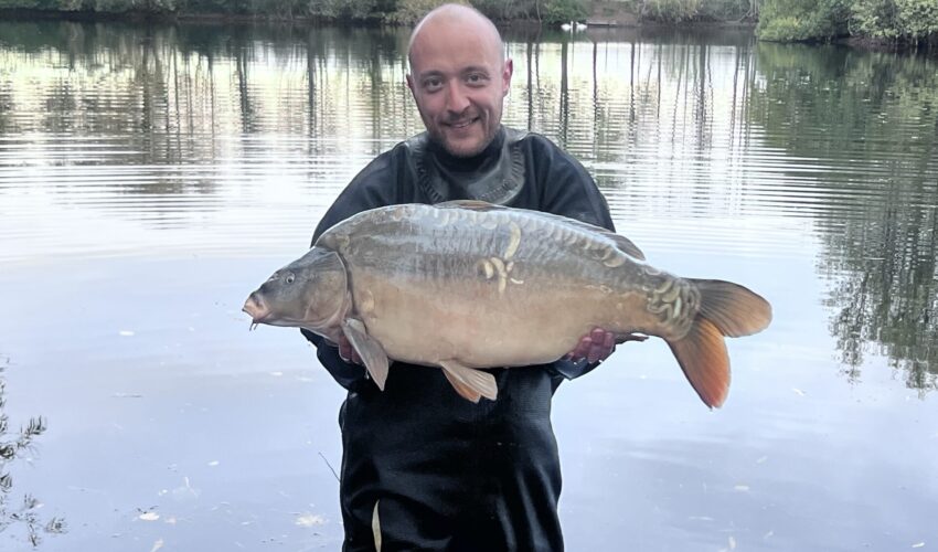 Big carp arrive at The Folly Main Lake!