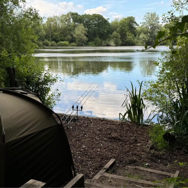 Swan Valley Lakes, Yateley
